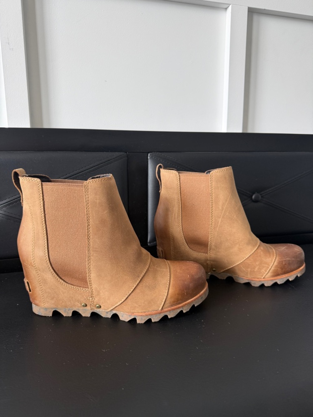 Sorel Tan Brown Chelsea Ankle Boots